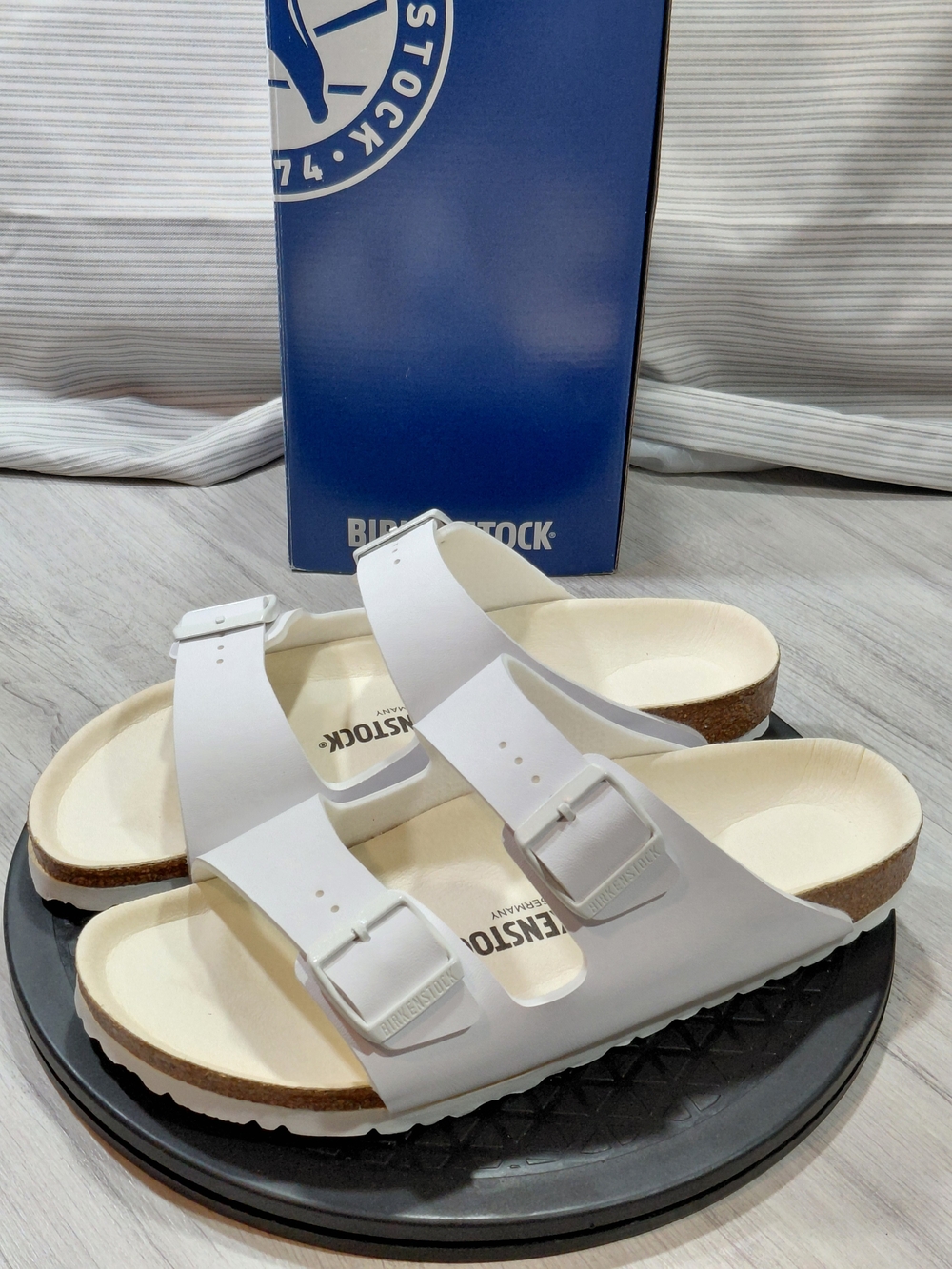 NEW Birkenstock Arizona Birko-Flor White 2 Buckle Slide Sandals EU41 US10 Narrow